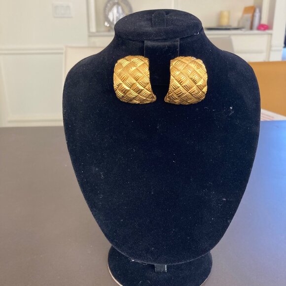 Anne Klein Gold Tone Basket Weave Clip On Earrings Vintage 1980s Chunky Gorgeous - Picture 2 of 13